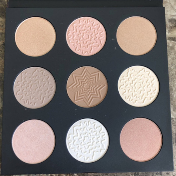 Smashbox Holidaze: Contour + Spotlight Palette - Picture 3 of 5